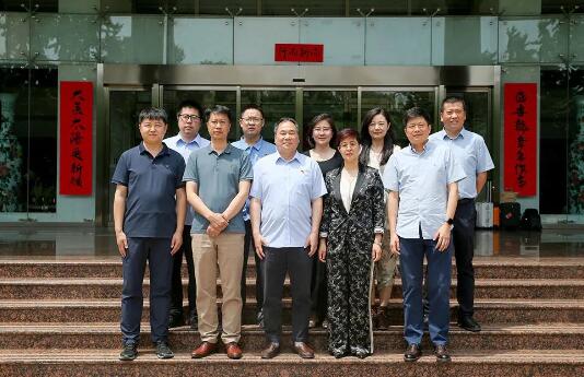 蒙牛集團攜手太陽紙業 共商<a href='http://www.west3.cn/quote/list.php?catid=6265'>包裝</a>創新與可持續發展新思路