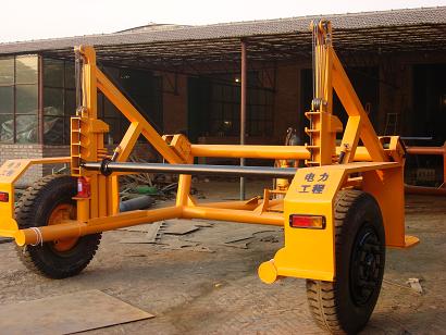 導(dǎo)線盤(pán)放線車(chē)線軸拖車(chē)﹟最新技術(shù)設(shè)備制造生產(chǎn)﹩安全方便操作簡(jiǎn)單
