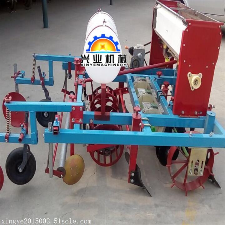 花生播種覆膜機(jī)  起壟覆膜播種機(jī)搶購中