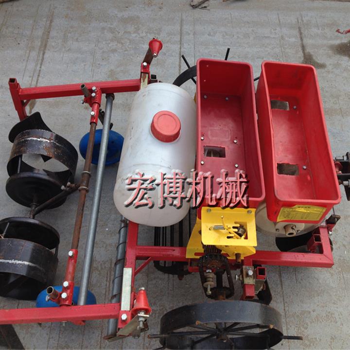 播種覆膜機 旱地玉米覆膜機 大棚噴藥地膜覆蓋機