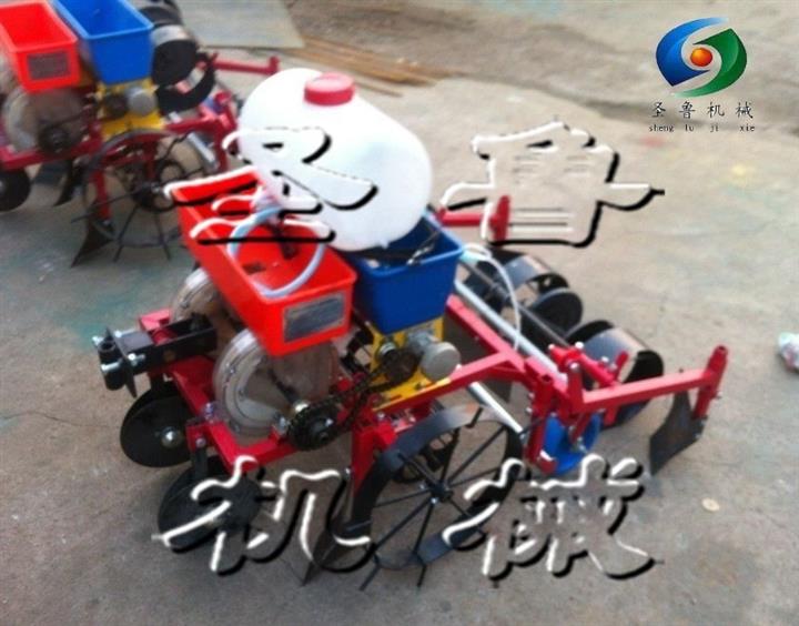 多功能拖拉機覆膜機 土豆花生覆膜機 噴藥地膜覆蓋機
