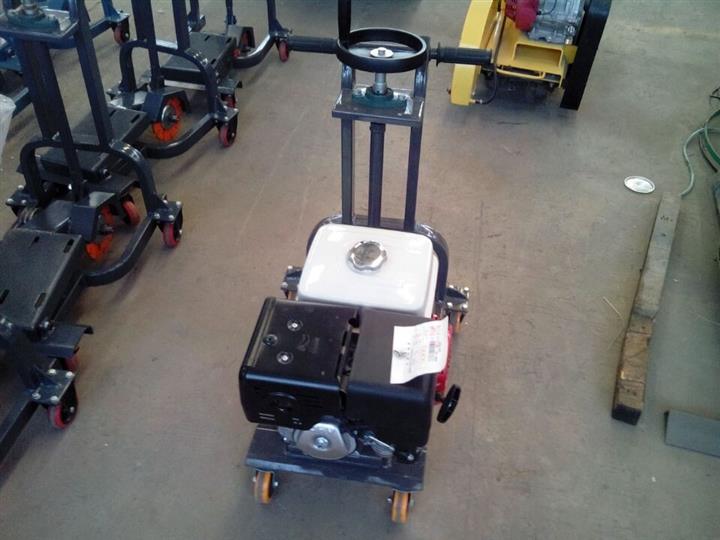 開(kāi)槽機(jī)工程介紹。馬路開(kāi)槽機(jī)。瀝青開(kāi)槽機(jī)